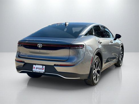 Used 2024 Toyota Crown XLE image 5