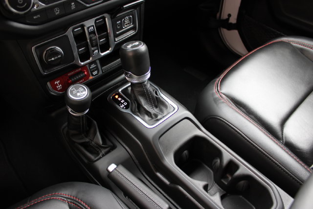 Used 2025 Jeep Wrangler Unlimited Rubicon AWD/4WD image 29