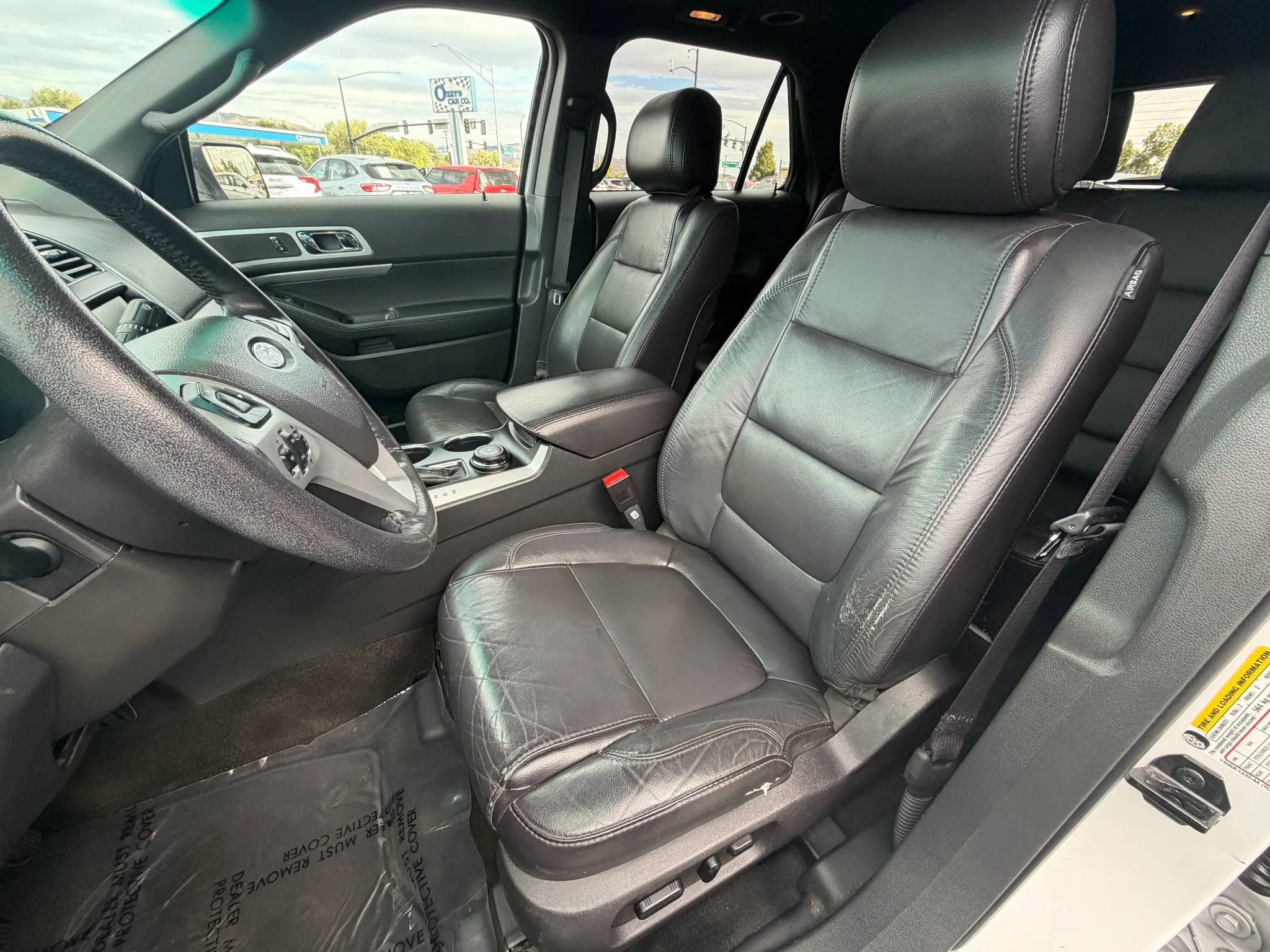 Used 2014 Ford Explorer XLT w/ Equipment Group 202A AWD/4WD image 10