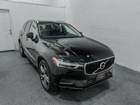 Used 2019 Volvo XC60 T5 Momentum w/ Multimedia Package AWD/4WD image 2