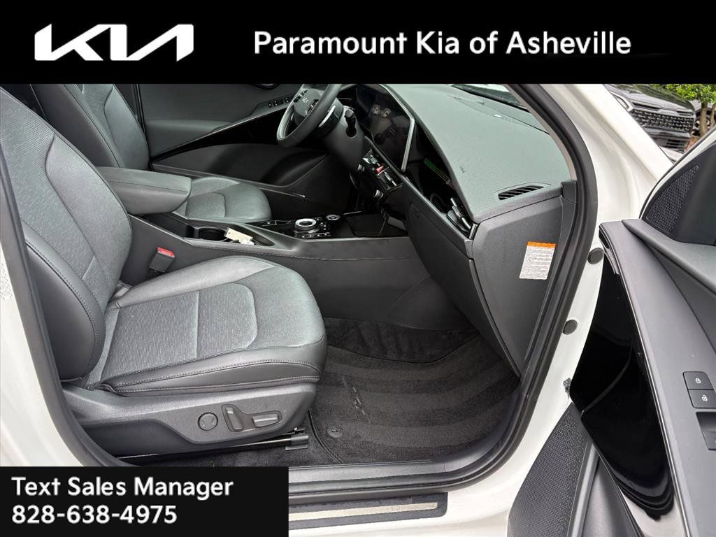 Certified 2023 Kia Niro Wave FWD image 20