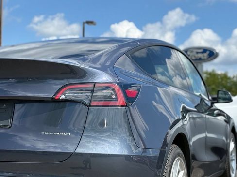 Used 2022 Tesla Model Y Long Range AWD/4WD image 31