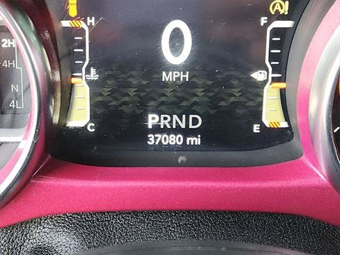 Certified 2021 Jeep Wrangler Unlimited Sahara w/ Cold Weather Group image 32