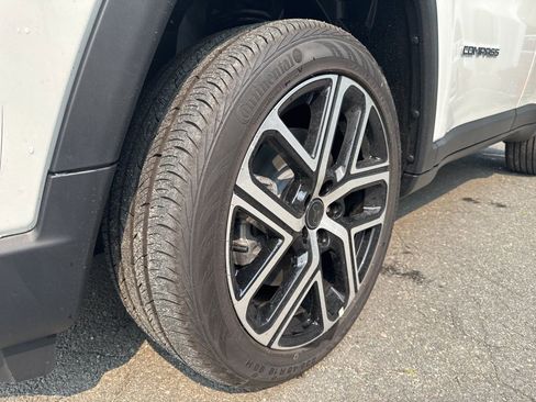 New 2025 Jeep Compass Limited w/ Sun & Sound Group image 16