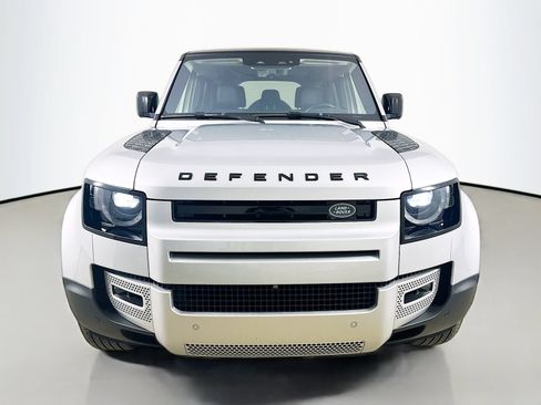 Used 2020 Land Rover Defender 110 SE AWD/4WD image 2