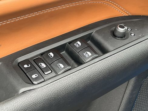 Used 2025 Jeep Compass Limited w/ Elite Group image 19