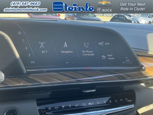 Used 2024 Cadillac Escalade Premium Luxury Platinum w/ Heavy-Duty Trailer Package image 30