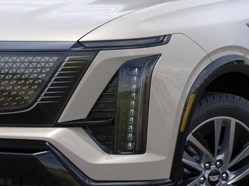 New 2027 Cadillac Vistiq Premium Luxury w/ LPO, Floor Liner Package AWD/4WD image 10