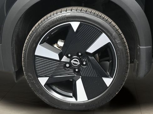 Certified 2026 Nissan Kicks SR w/ SR Premium Package FWD image 19