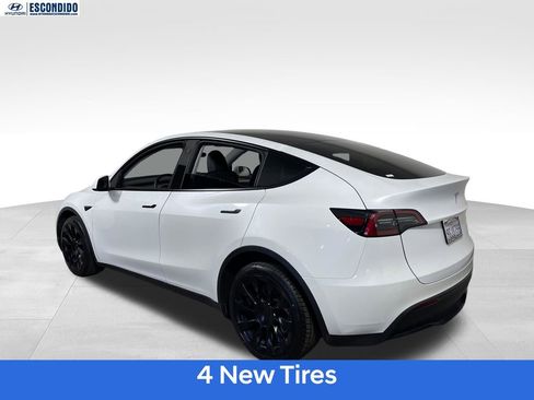 Used 2023 Tesla Model Y Long Range AWD/4WD image 3