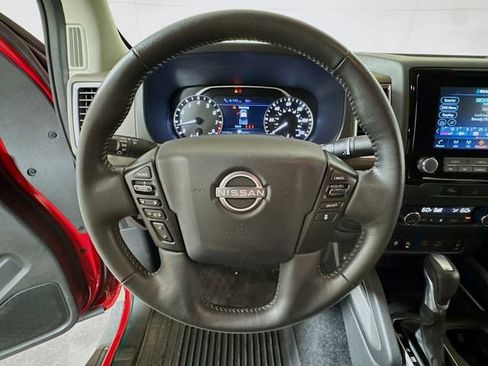 Used 2024 Nissan Frontier SV w/ SV Convenience Package RWD image 9
