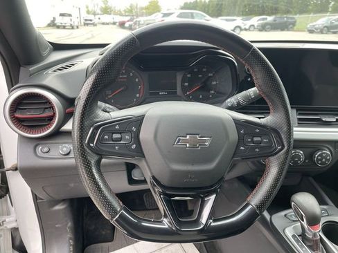 Used 2024 Chevrolet Trax RS image 5