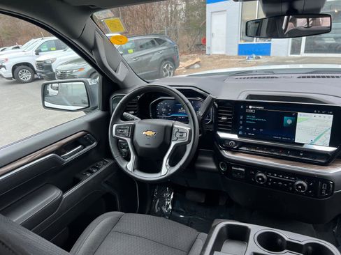Certified 2025 Chevrolet Silverado 1500 LT image 34