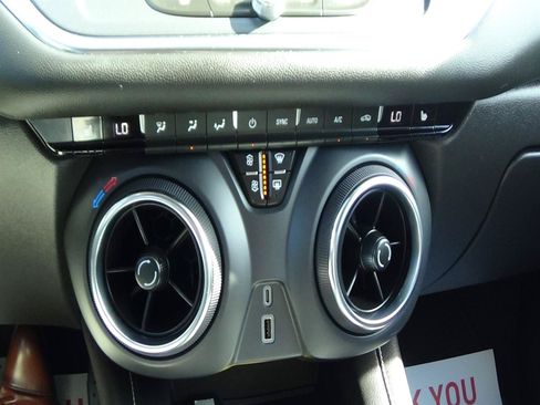 Used 2025 Chevrolet Blazer LT FWD image 26
