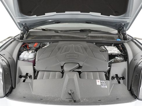 Certified 2026 Porsche Cayenne image 14