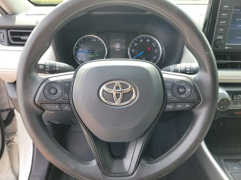 Used 2021 Toyota RAV4 XLE AWD/4WD image 18