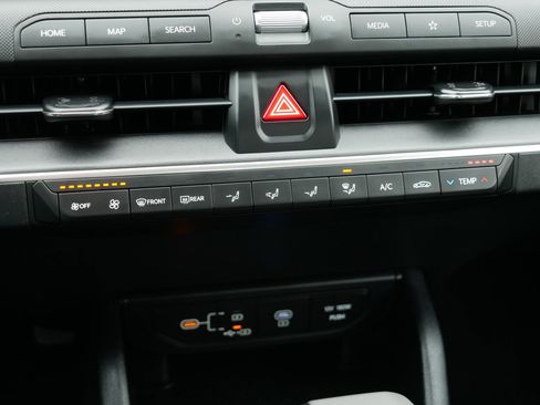 Certified 2025 Kia K4 FWD image 23