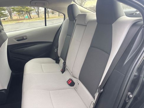 Used 2022 Toyota Corolla LE image 11