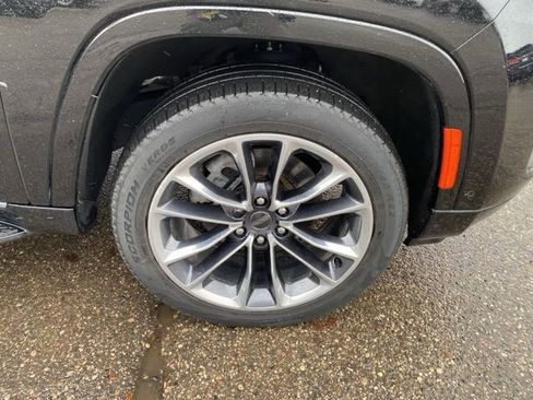 Used 2023 Jeep Wagoneer Series II w/ Premium Group I image 14