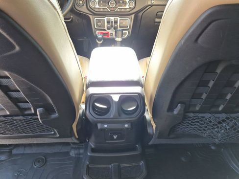 Used 2018 Jeep Wrangler Unlimited Rubicon AWD/4WD image 35