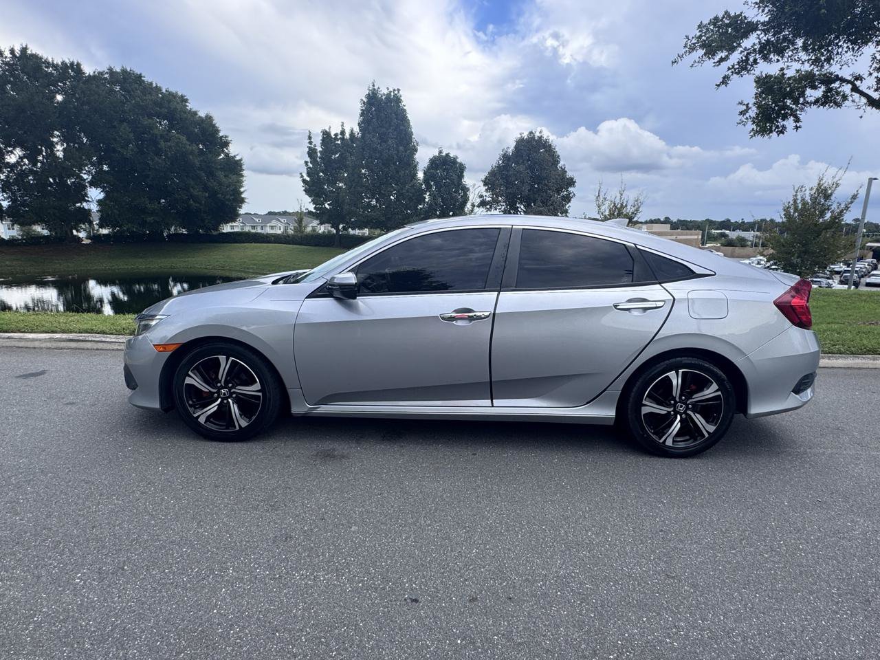 Used 2017 Honda Civic Touring image 8