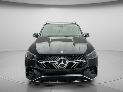 Used 2025 Mercedes-Benz GLE 450e 4MATIC image 2