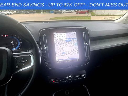 Used 2025 Volvo XC40 B5 Core w/ Protection Package Premier image 21