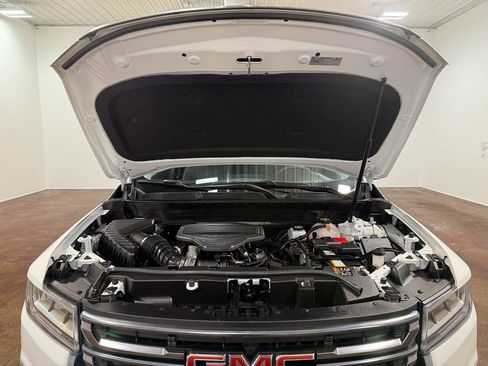 Used 2023 GMC Acadia AT4 image 19