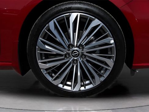 Used 2024 Nissan Altima 2.5 SL image 8