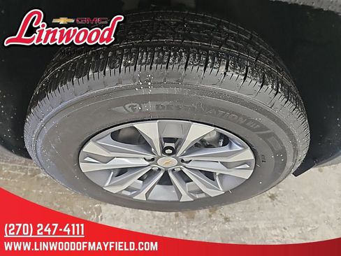 New 2026 Chevrolet Equinox LT w/ Convenience Package II image 9