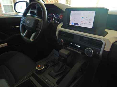 Used 2024 Toyota Tacoma TRD Off-Road AWD/4WD image 18