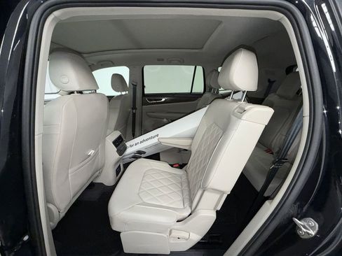 Used 2024 Volkswagen Atlas SEL Premium R-Line image 4