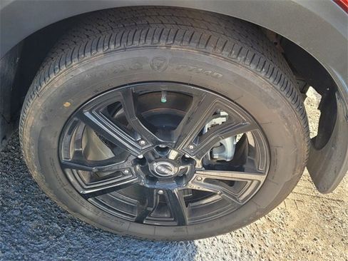 Used 2023 Nissan Kicks SR w/ SR Premium Package image 5