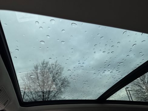 Used 2024 Volkswagen Atlas SE w/ Panoramic Sunroof Package image 15