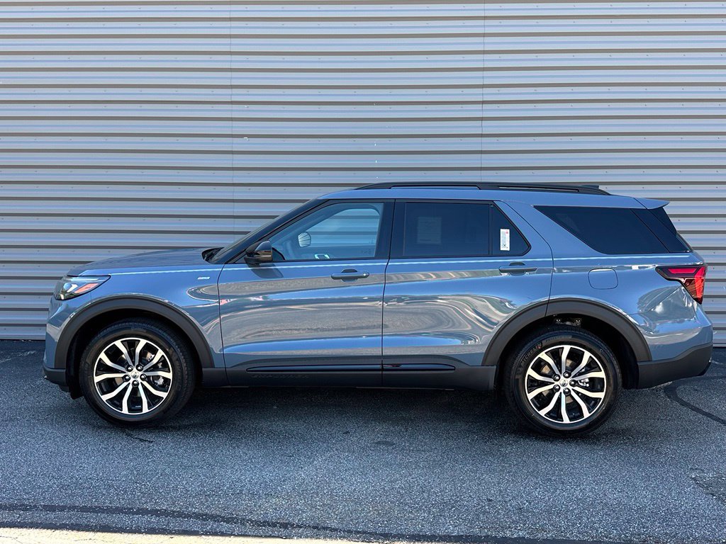 New 2027 Ford Explorer ST-Line AWD/4WD image 2