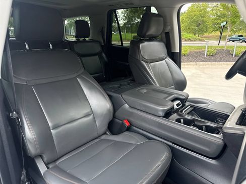 Used 2025 Ford Expedition Active AWD/4WD image 35