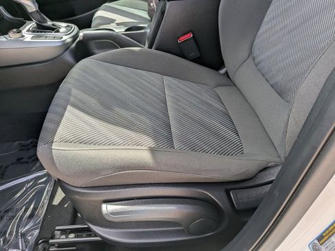 Certified 2025 Kia Seltos LX AWD/4WD image 20