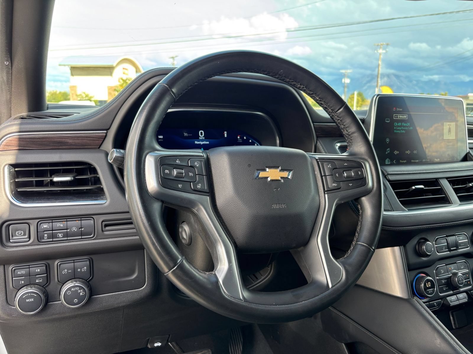 Used 2023 Chevrolet Tahoe LT w/ Luxury Package AWD/4WD image 36