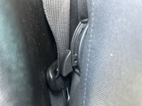 Used 2007 Pontiac Solstice w/ Preferred Package image 30