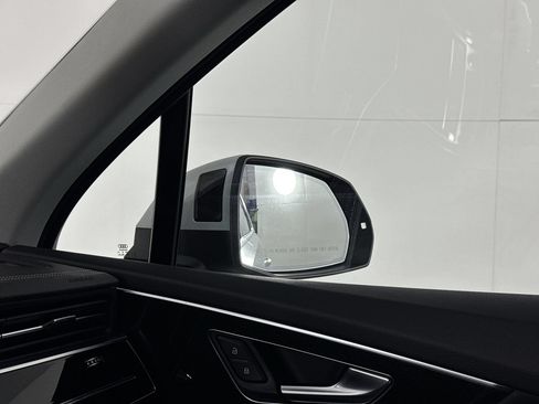 Used 2023 Audi Q7 2.0T Premium w/ Convenience Package AWD/4WD image 11