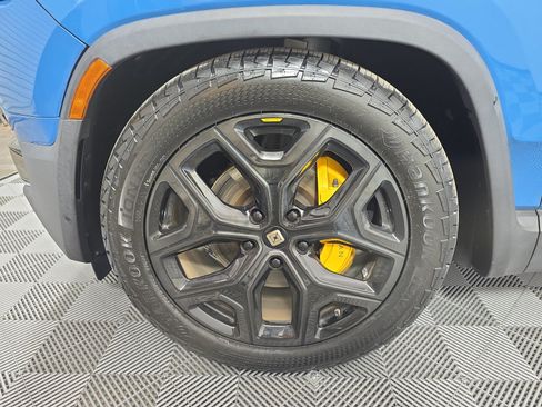 Used 2022 Rivian R1T Adventure AWD/4WD image 9