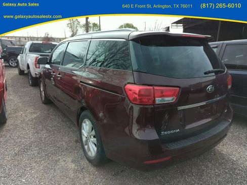 Used 2016 Kia Sedona EX image 3
