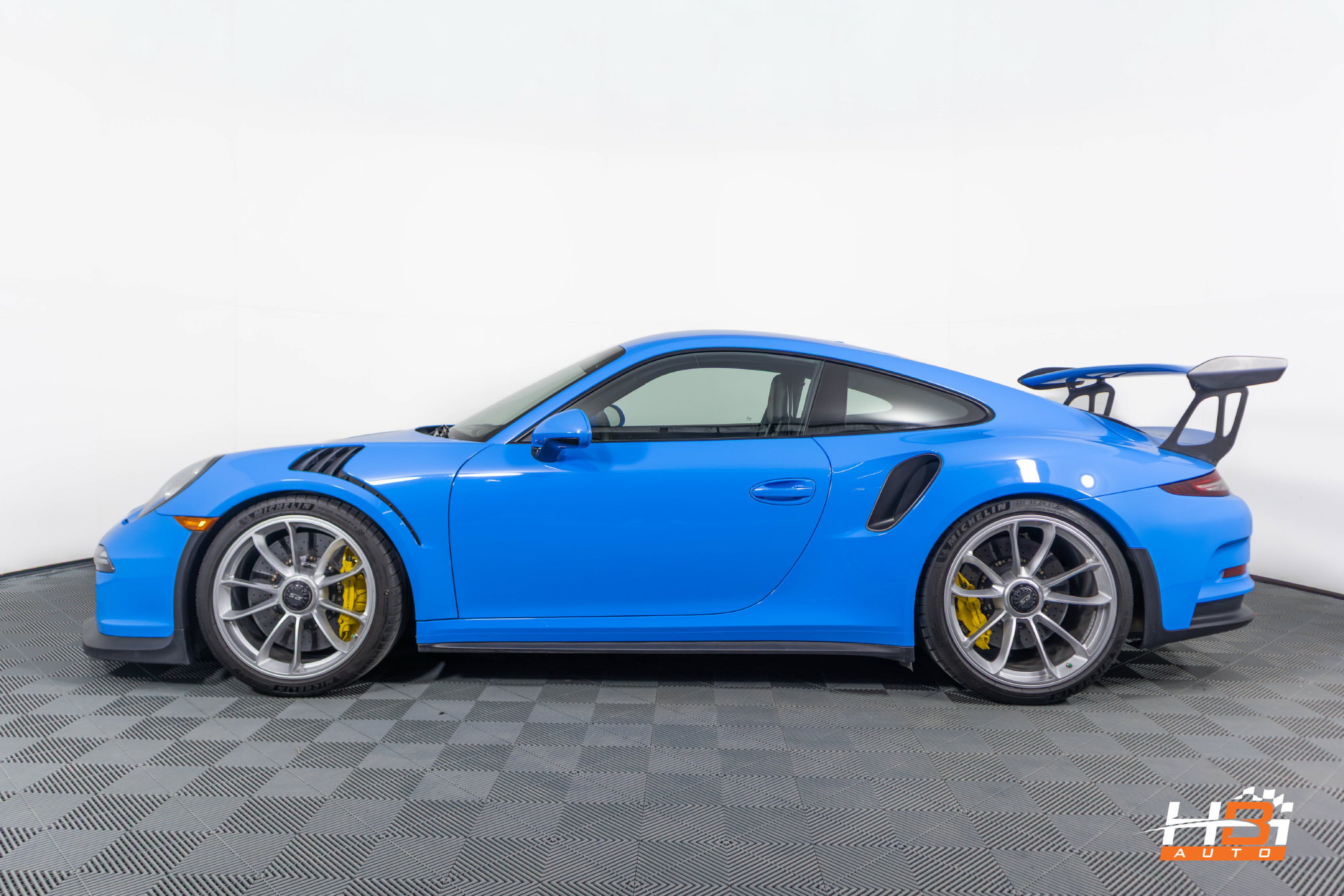 Used 2016 Porsche 911 GT3 RS RWD image 8