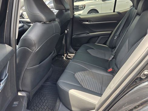 Used 2022 Toyota Camry SE w/ Convenience Package FWD image 6