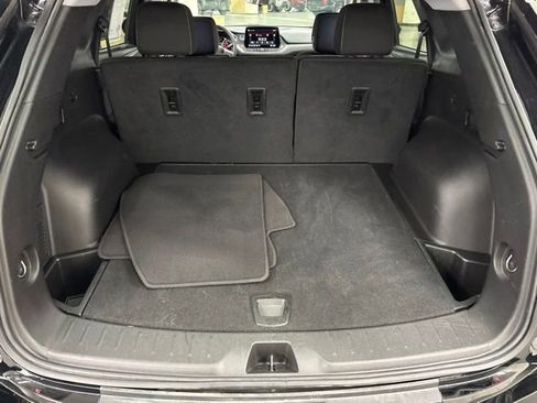 Used 2025 Chevrolet Blazer LT FWD image 11
