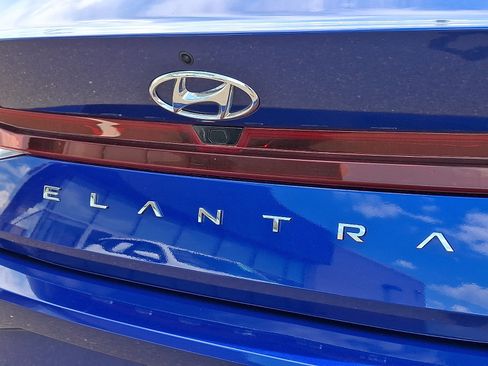 Certified 2023 Hyundai Elantra SEL FWD image 30