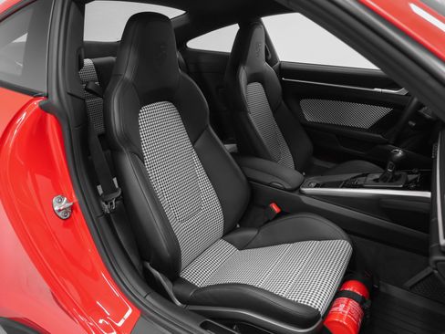 Certified 2024 Porsche 911 Carrera S RWD image 27