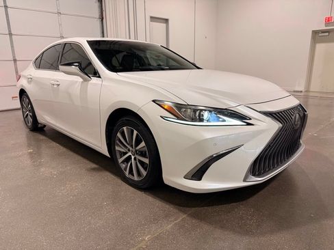 Used 2020 Lexus ES 350 w/ Premium Package FWD image 3