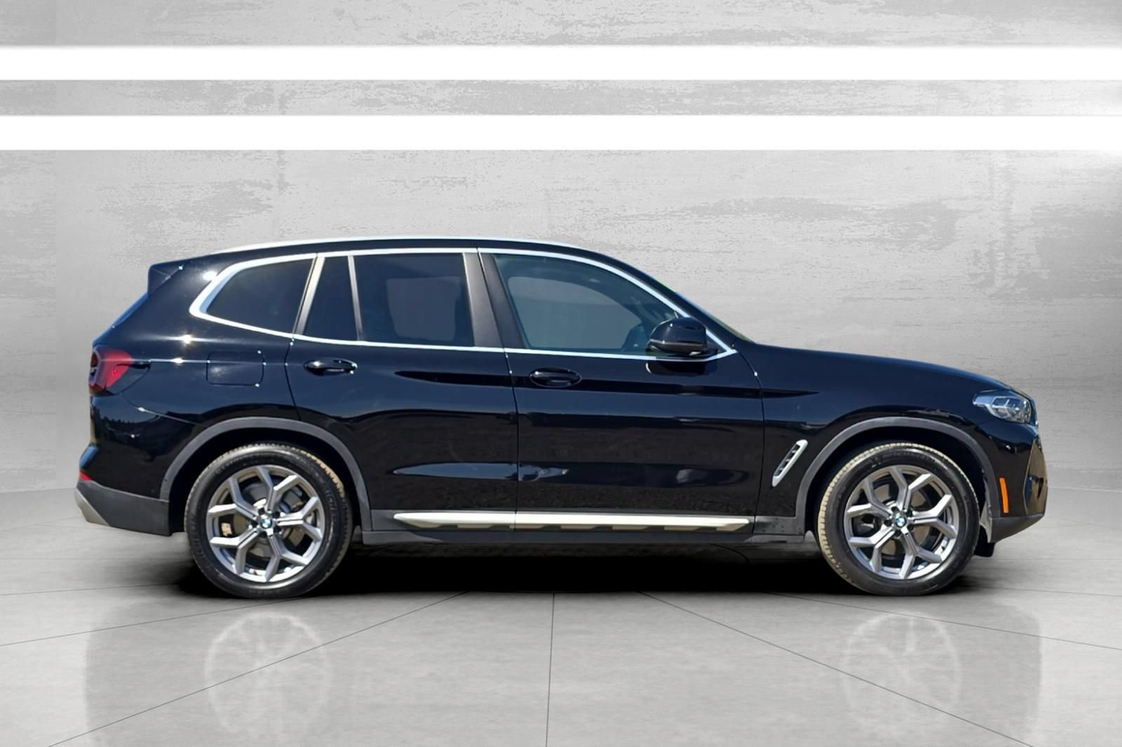 Used 2023 BMW X3 xDrive30i AWD/4WD image 3