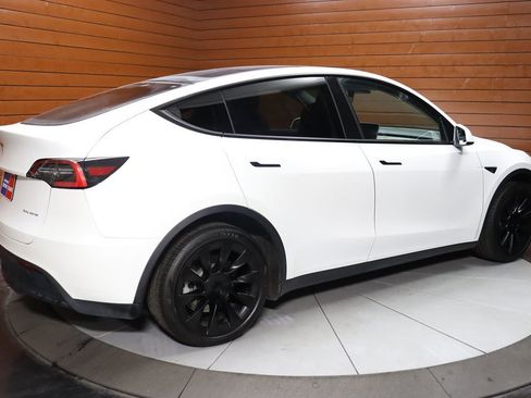 Used 2023 Tesla Model Y Long Range image 41